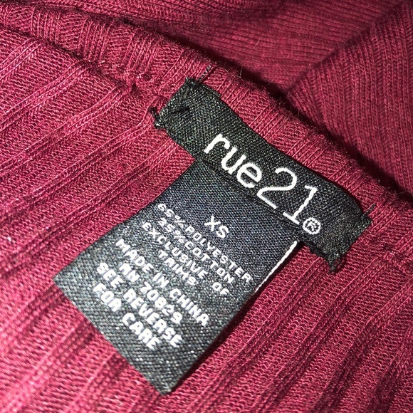 High Neck Burgundy Tank Top - Picture 3 of 3